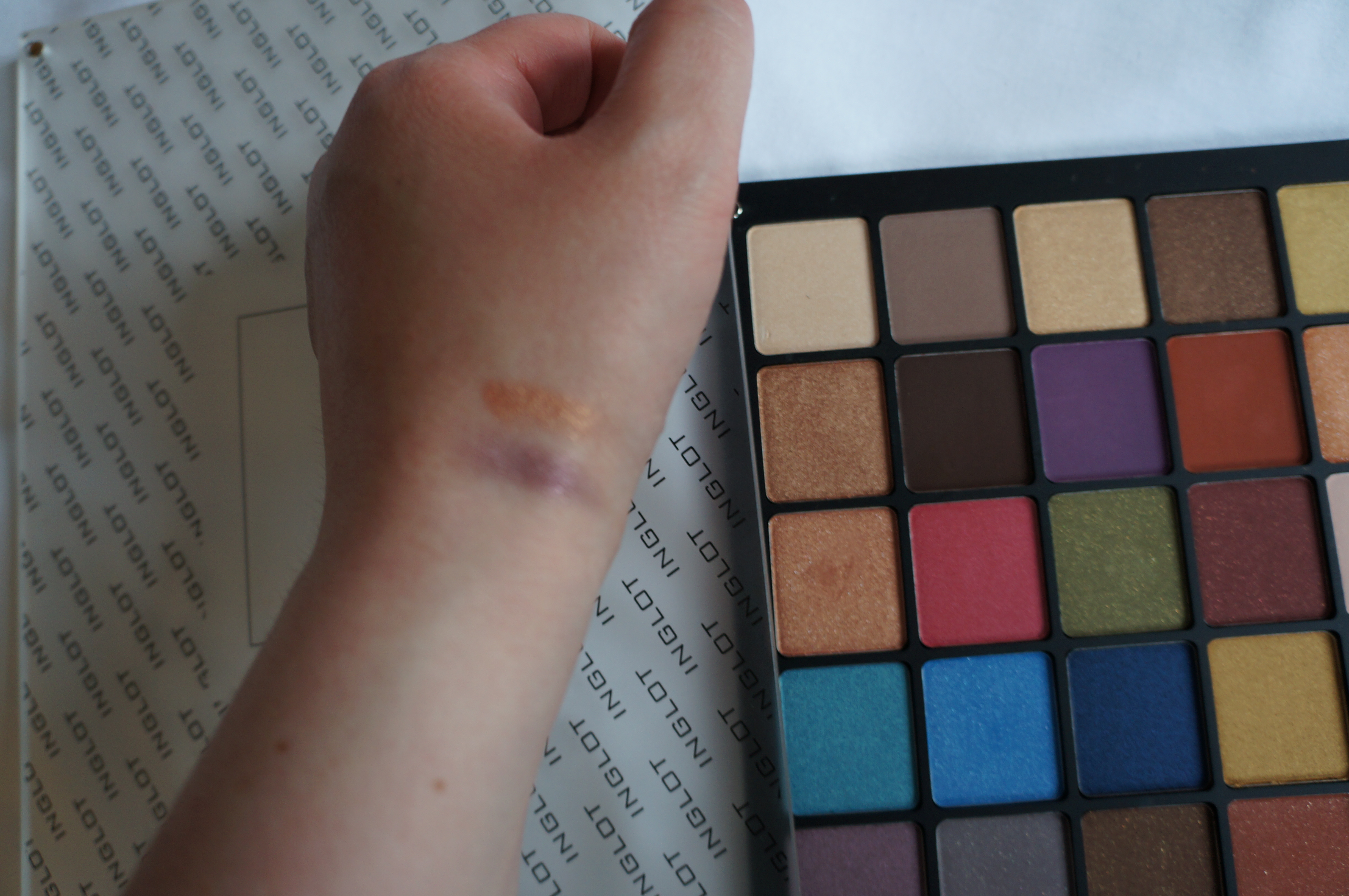 Swatches Inglot/ Pic by kiwikoo