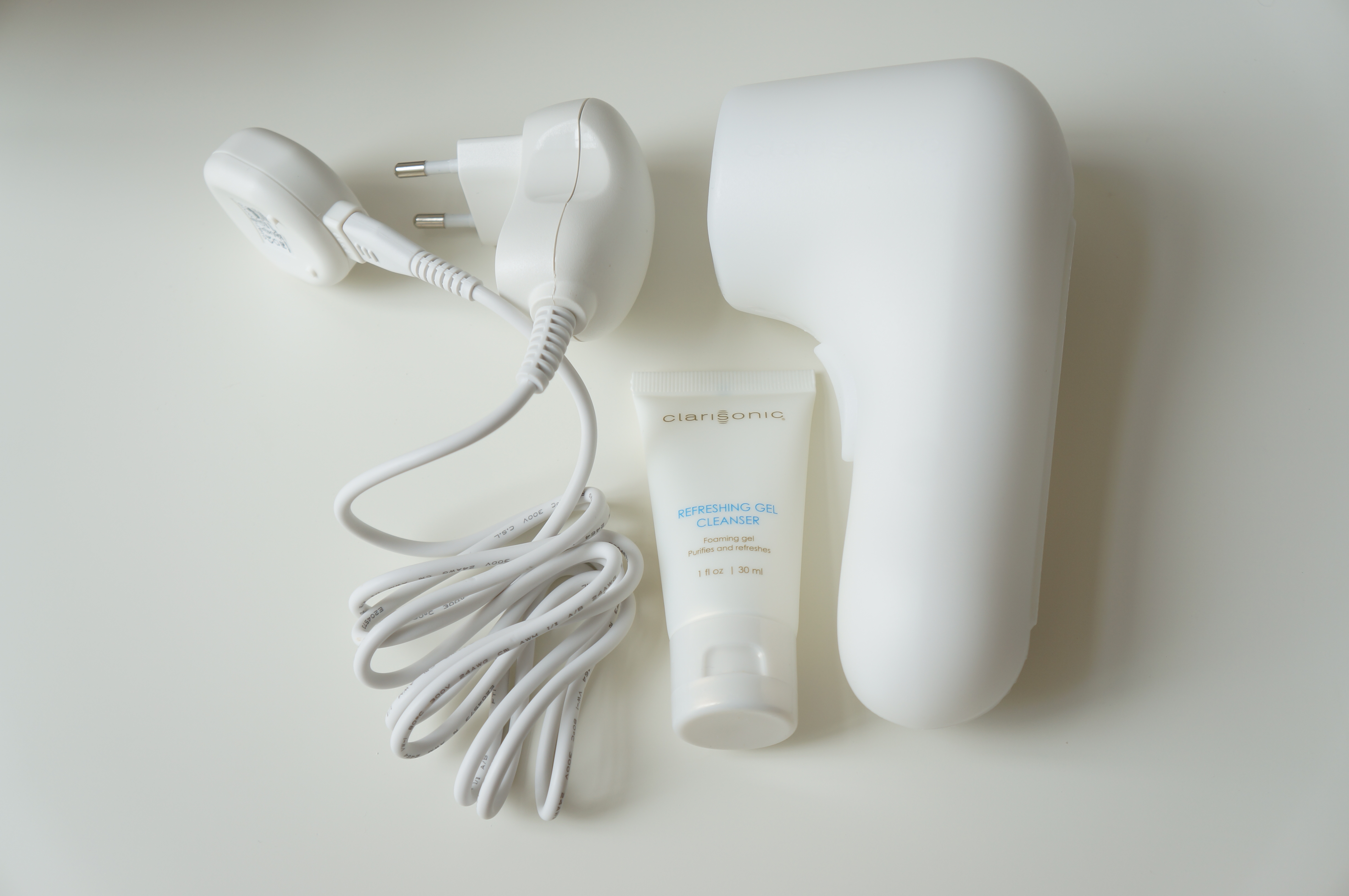 Clarisonic Mia 2 which comes in a handy travel box/ Pic by kiwikoo