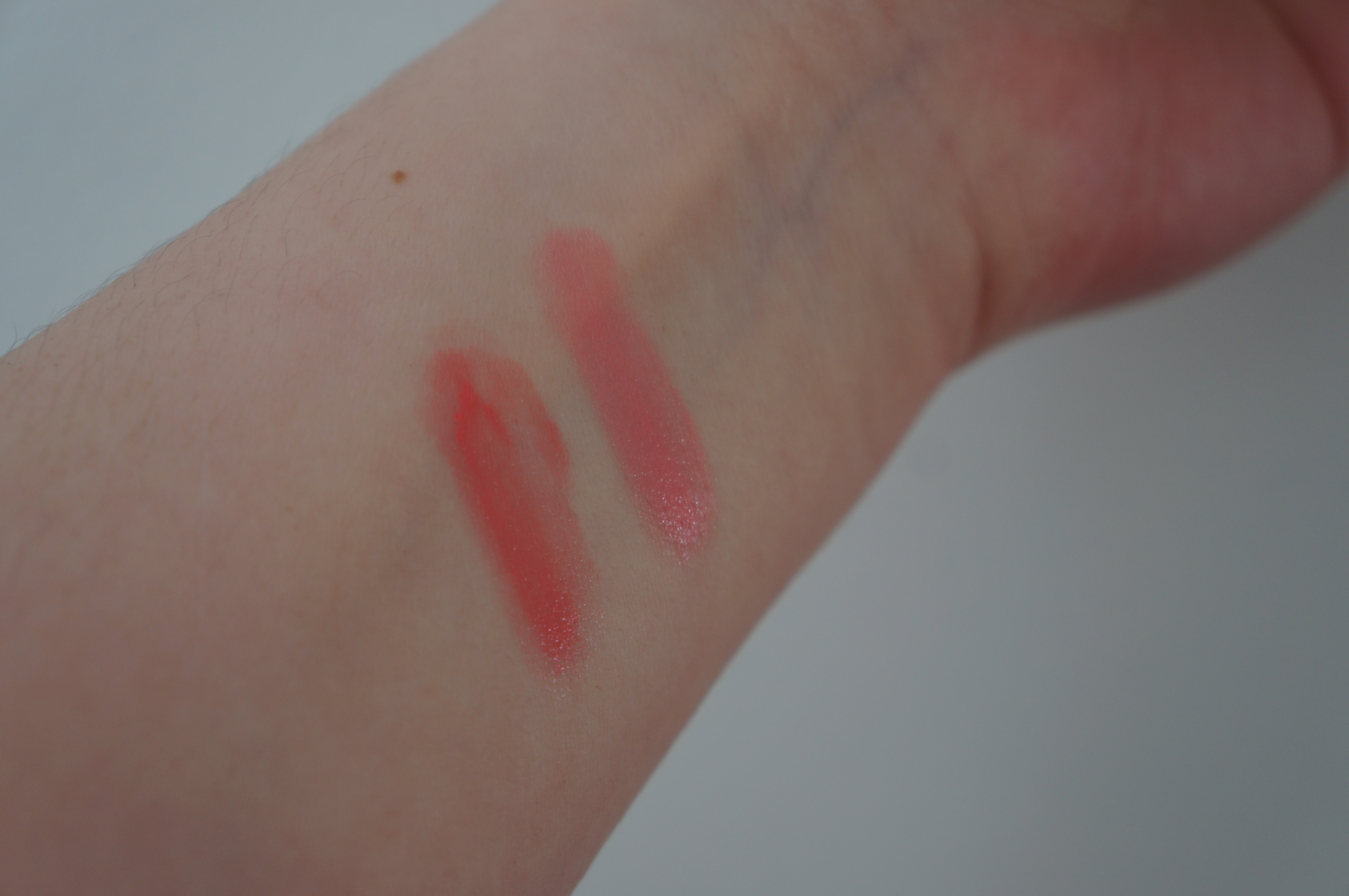 Swatch: Up = Pink Venus and down = Wave Hibiscus/ Pic by kiwikoo