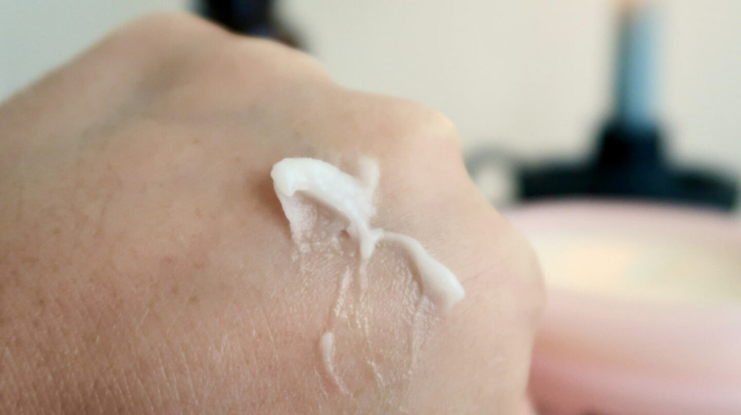 It Cosmetics Bye Bye Makeup Cleansing Balm Makeup Remover. #itcosmetics #cleansingbalm #skincareroutine