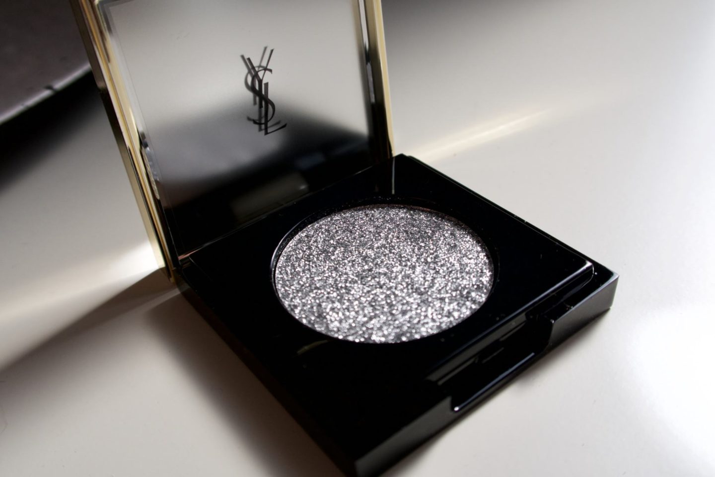 Yves Saint-Laurent Sequin Crush. 

#yvessaintlaurent #ysl #sequincrush #yvessaintlaurentmakeup #makeup #eyeglitter #eyemakeup #beaute