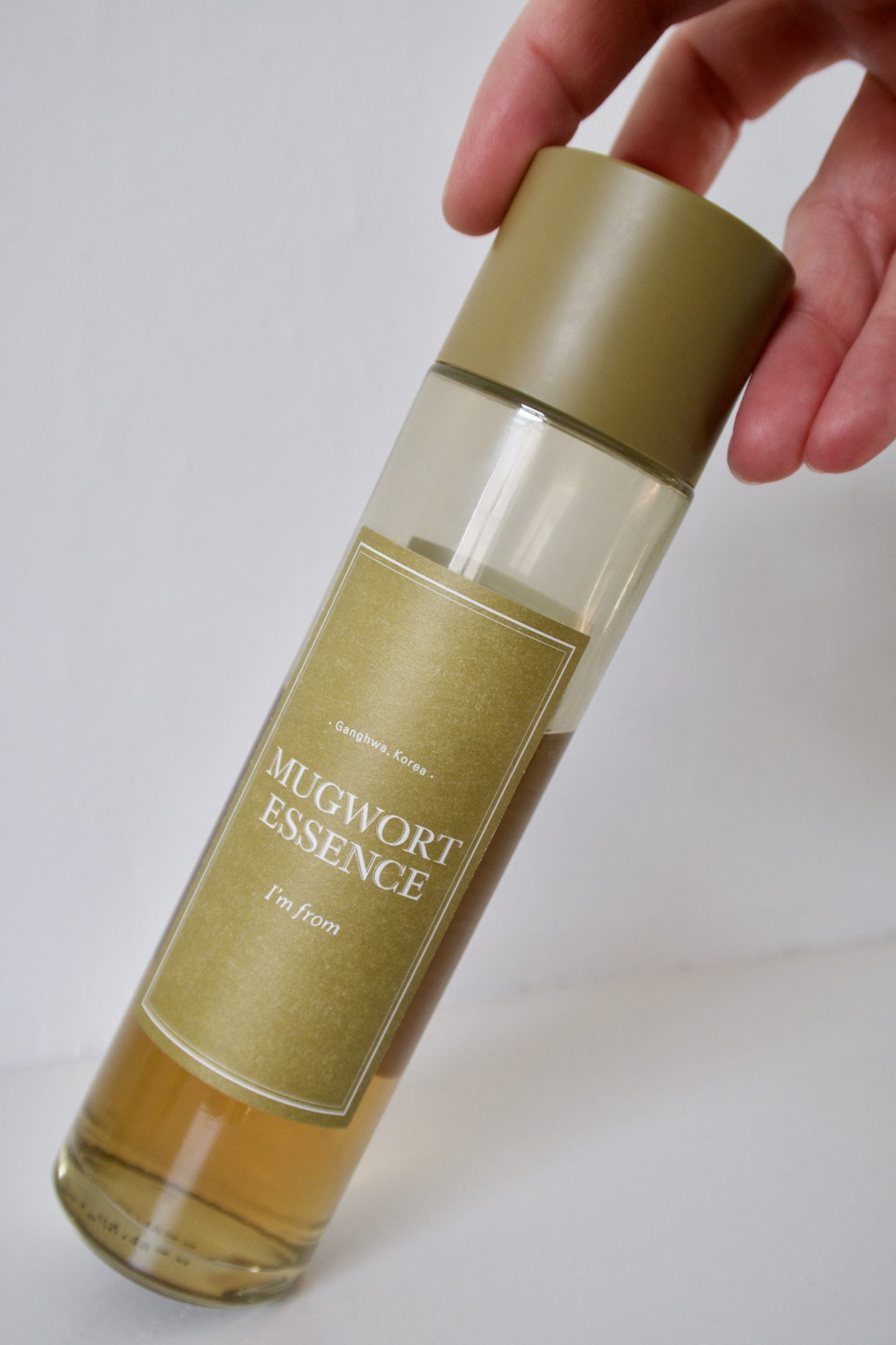 Traiter l'acné et l'irritation en apaisant. 

#imfrom #mugwort #mugwortessence #essencearmoise #kbeauty #acne #traiteracne #ferments #beautyroutine #skincareroutine #routinesoins