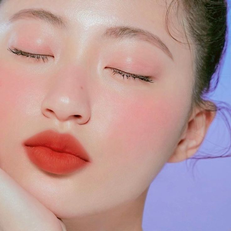 Natural Korean make-up. 