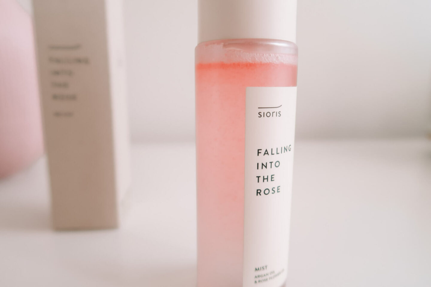 Brume Sioris Falling into the Rose Mist. #kbeauty #siorirs #skincare #skincaremist 