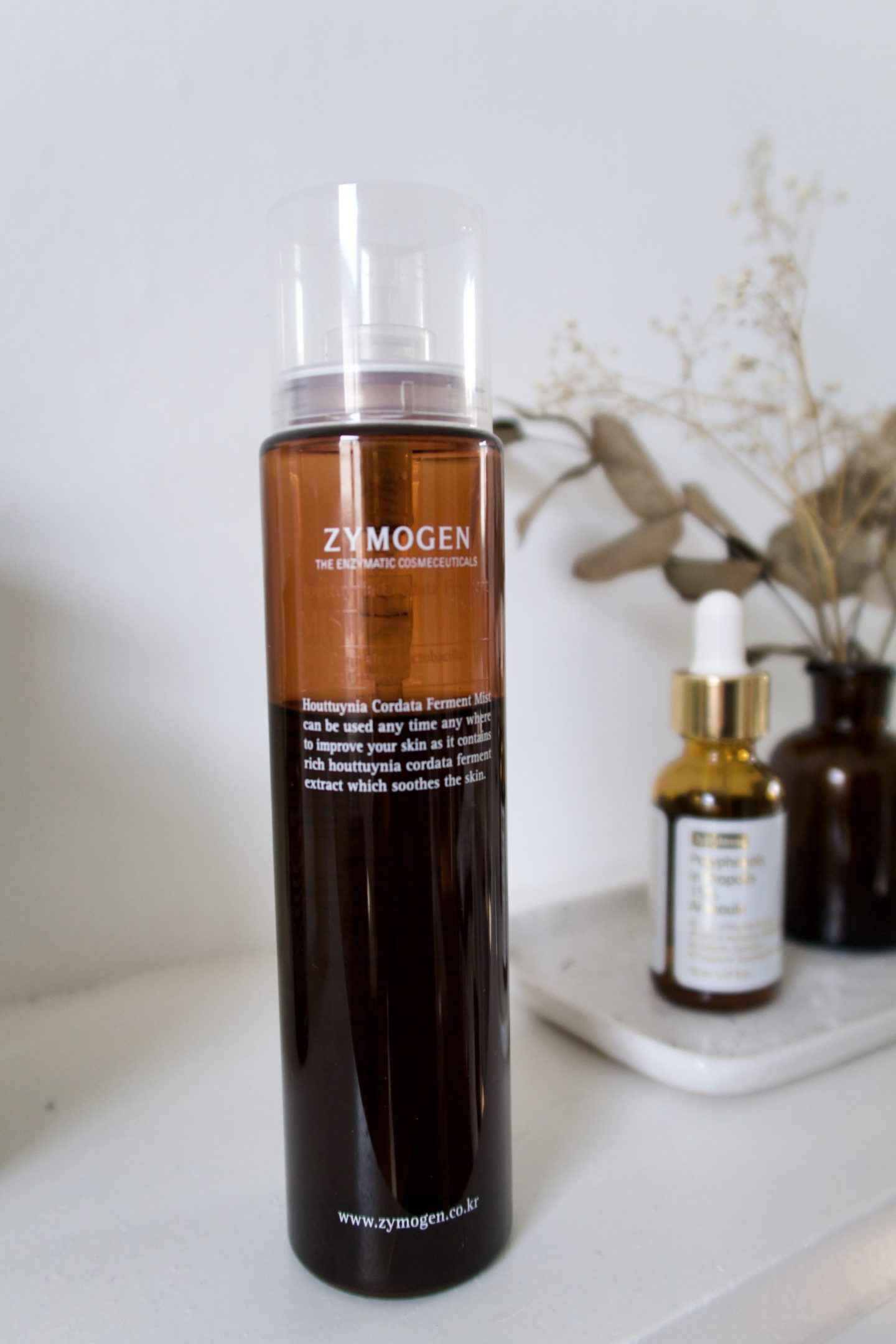 Traiter l'acné et l'irritation en apaisant. 

Zymogen Ferment Mist. 

#zymogen #fermentskincare #skincare #beauty #acne #treatingacne #beautyroutine #skincareroutine