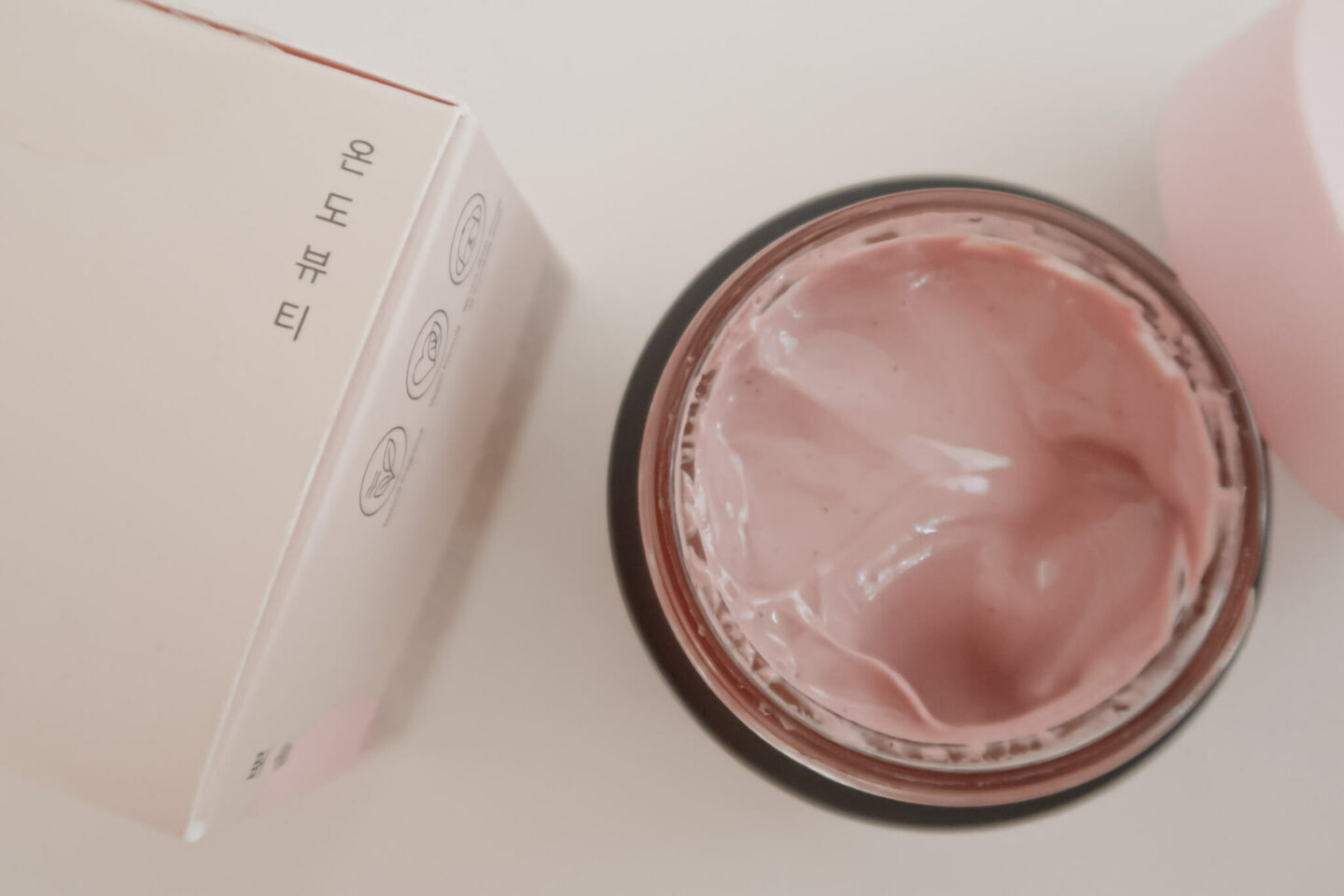 Ondo masque à l’argile rose. 
#kbeauty #claymask #skincare #masquesoins #soins #koreanbeauty 