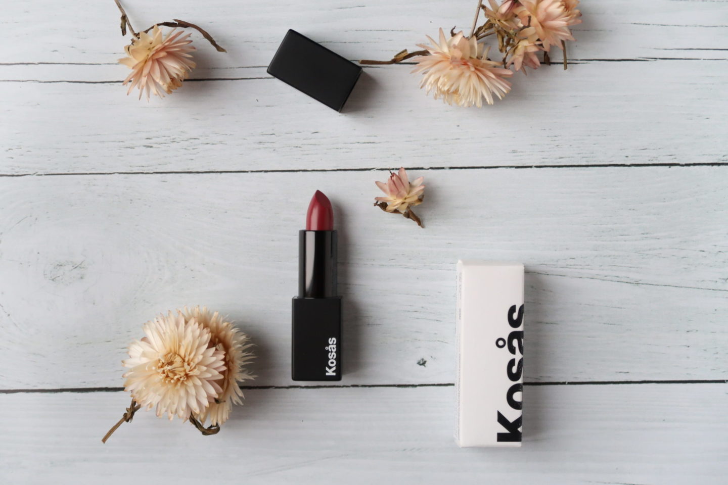 Kosas Lipstick: velouté, confort, intensité.