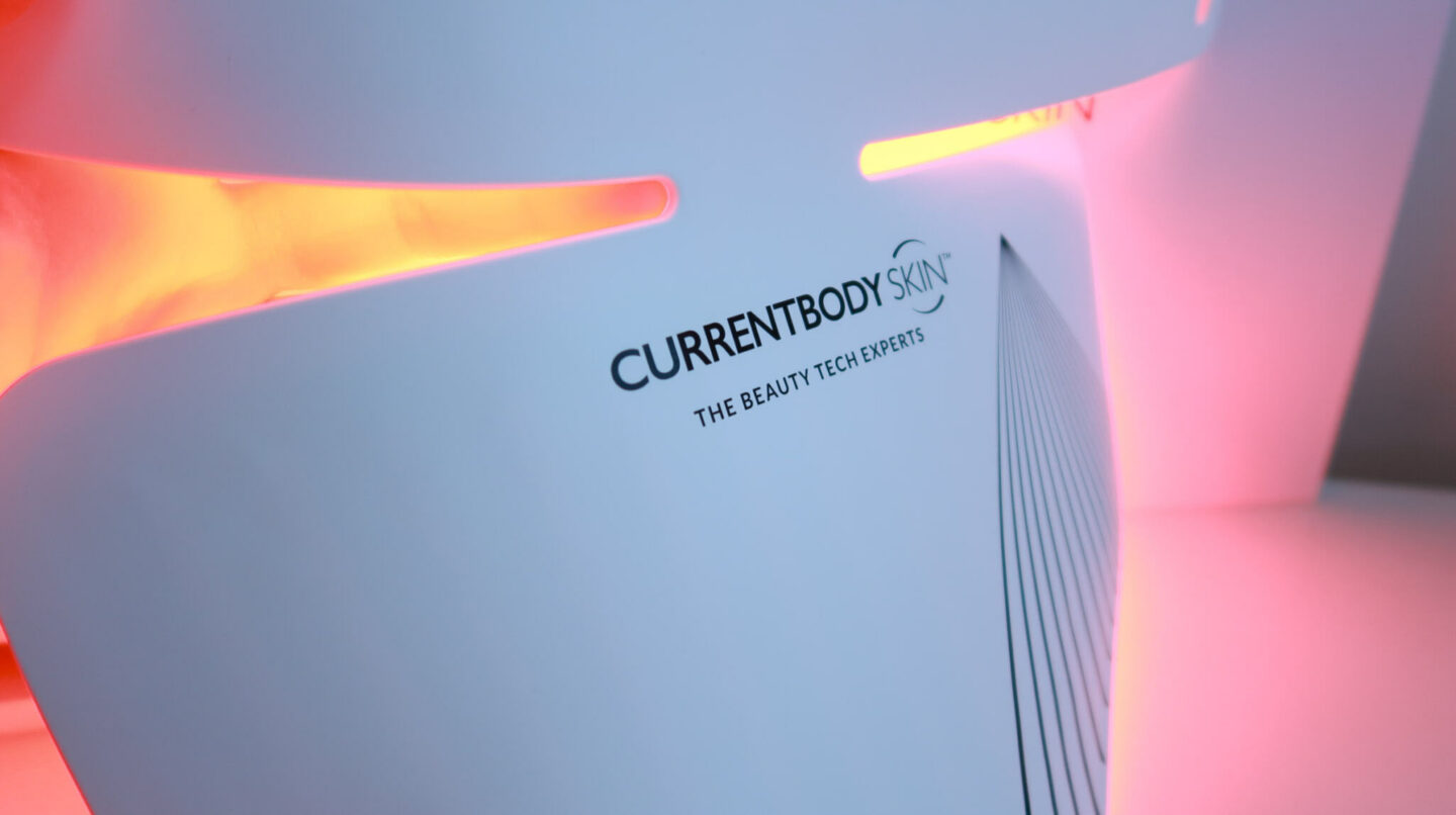 Masque LED Currentbody cou et buste. #masqueLED #LED #antiage #currentbody #soinsvisage